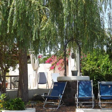 Case Vacanze Villa Lory Malfa  Bagian luar foto