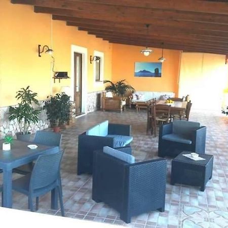 Case Vacanze Villa Lory Malfa  Bagian luar foto