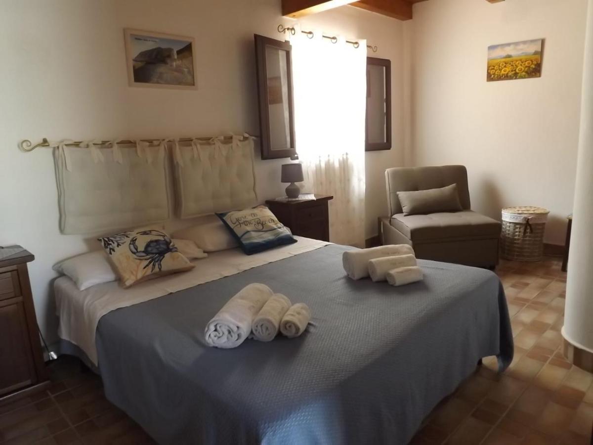 Case Vacanze Villa Lory Malfa  Bagian luar foto