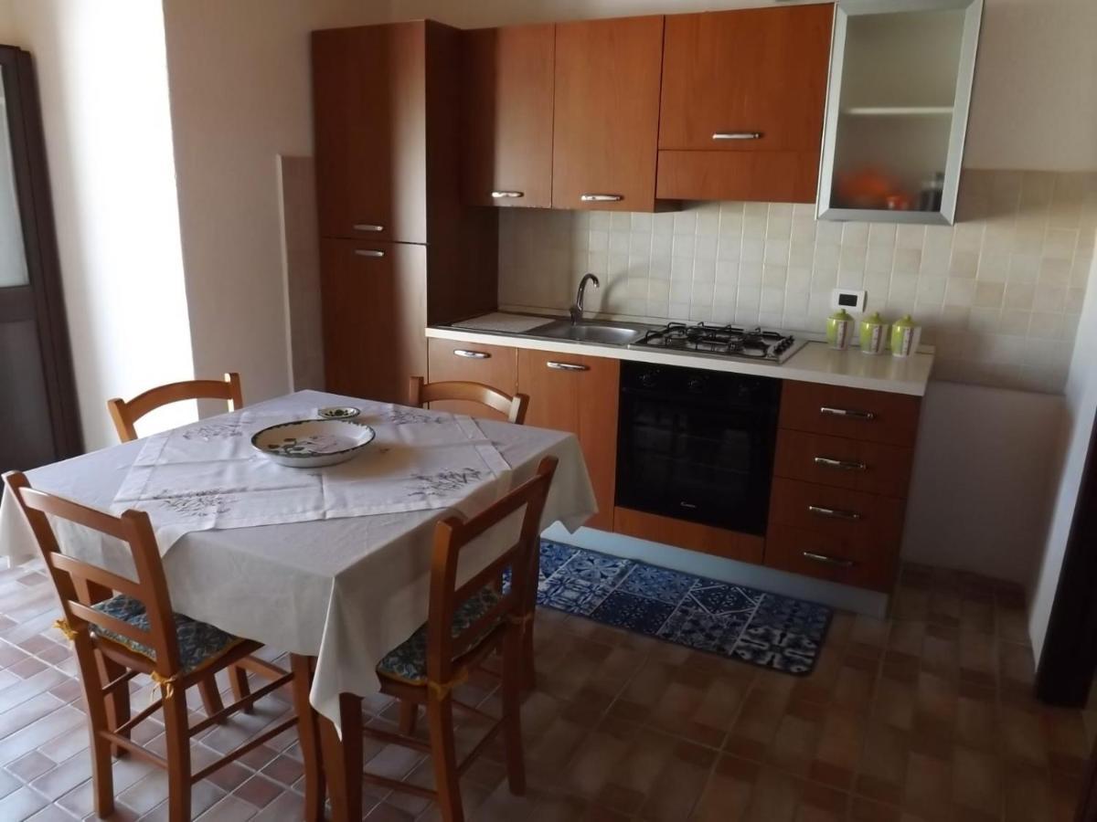 Case Vacanze Villa Lory Malfa  Bagian luar foto