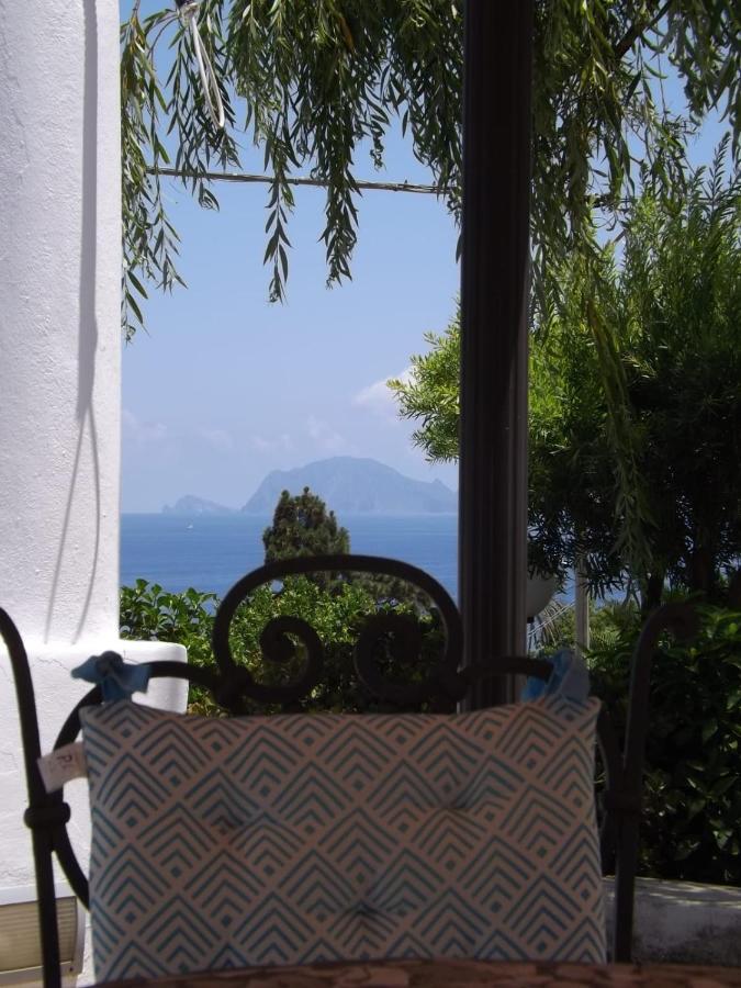 Case Vacanze Villa Lory Malfa  Bagian luar foto