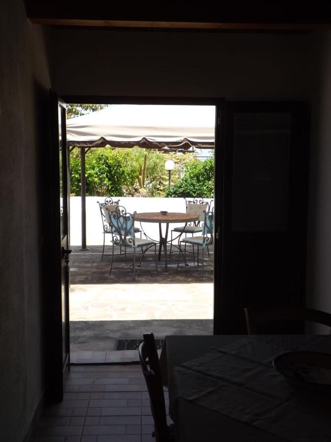 Case Vacanze Villa Lory Malfa  Bagian luar foto