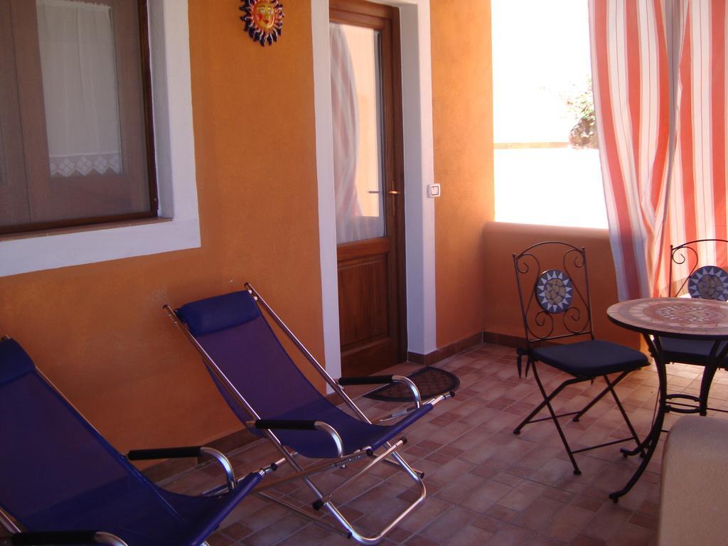 Case Vacanze Villa Lory Malfa  Bagian luar foto