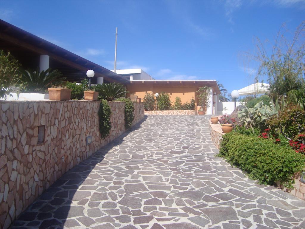 Case Vacanze Villa Lory Malfa  Bagian luar foto