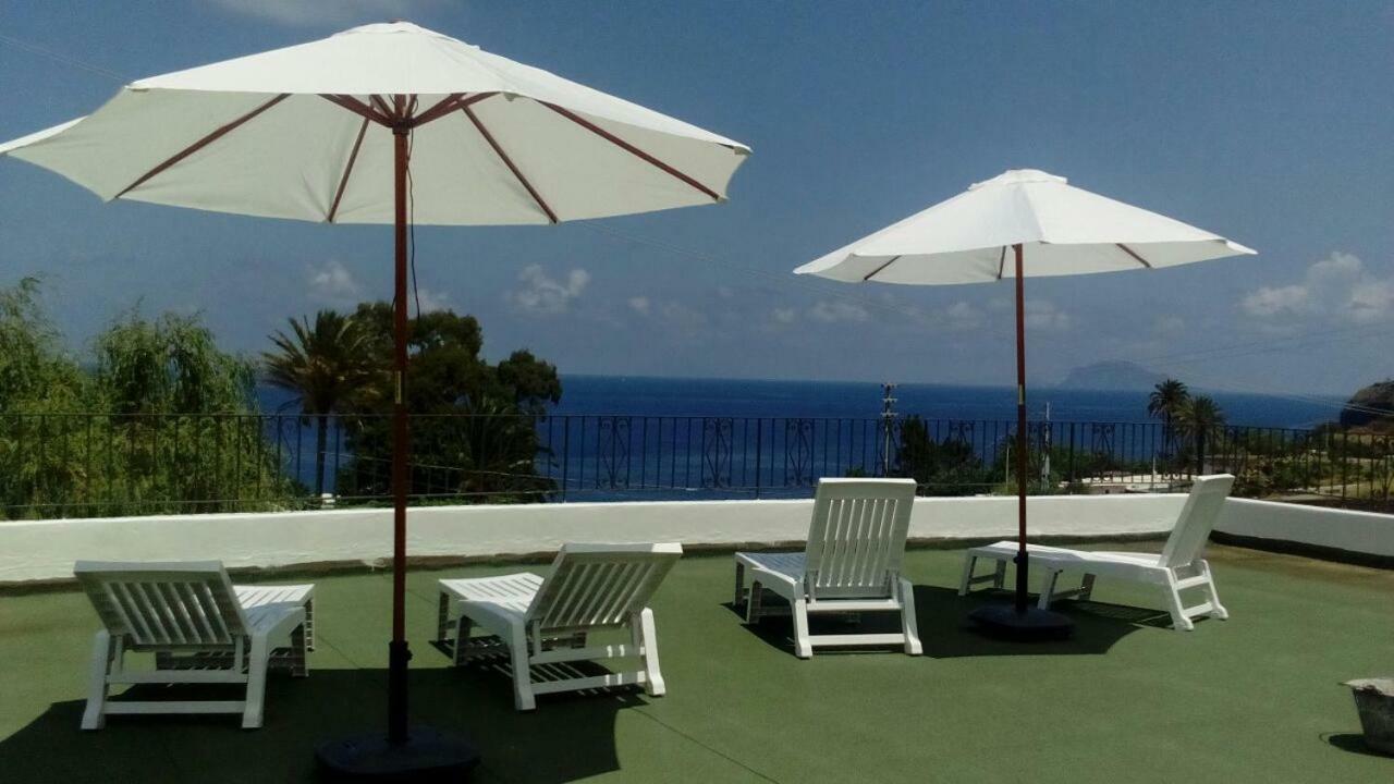 Case Vacanze Villa Lory Malfa  Bagian luar foto