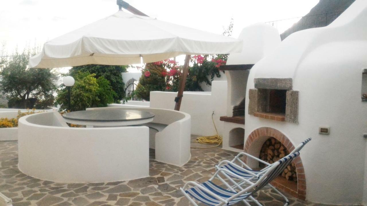 Case Vacanze Villa Lory Malfa  Bagian luar foto